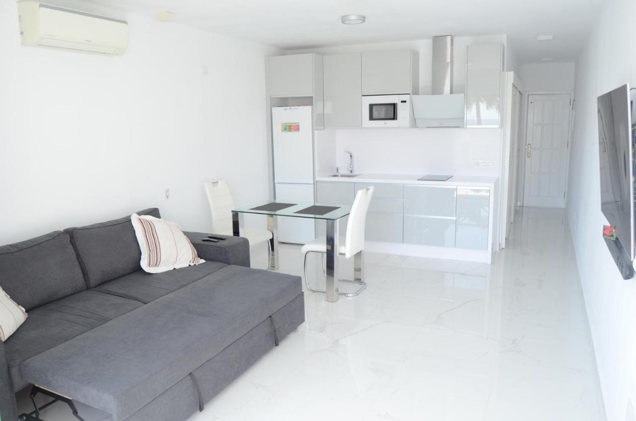Modern Quiet Apartament Beach Front San Bartolomé エクステリア 写真